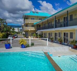 Outdoor pool, open 7 AM to 8:00 PM, sun loungers - Samoana Boutique Hotel (Apia)