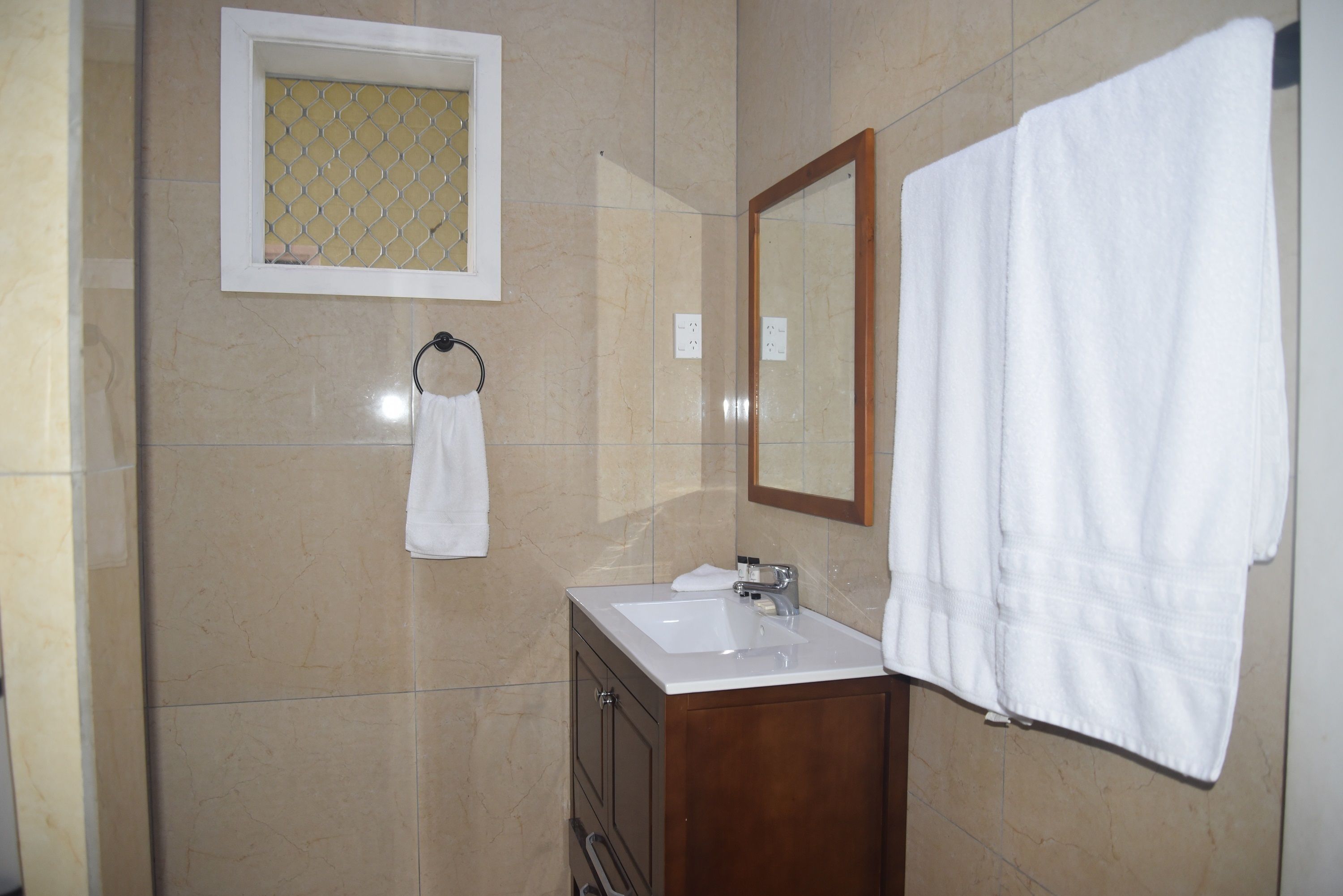 apartment, 2 bedrooms, kitchen, mountain view | bathroom | shower, rainfall showerhead, free toiletries, towels