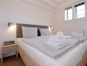 Unclassified image, 3 of 23, button