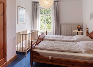 1 Schlafzimmer, Reisekinderbett, WLAN