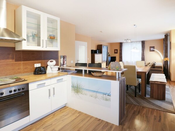 Fridge, oven, dishwasher, coffee/tea maker