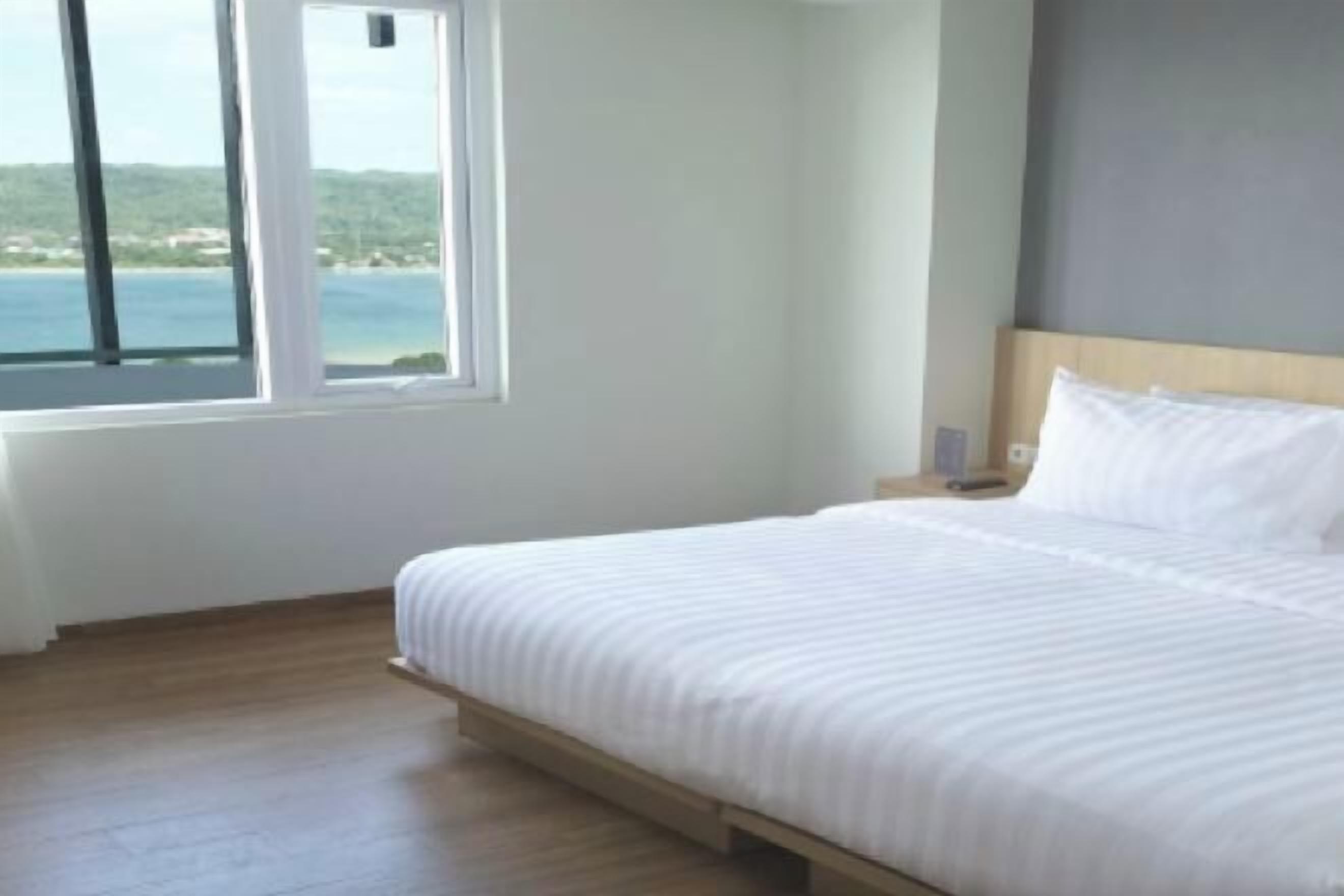 In-room safe, desk, free WiFi, bed sheets