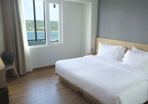 In-room safe, desk, free WiFi, bed sheets