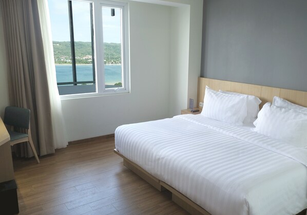 Zimmersafe, Schreibtisch, kostenloses WLAN, Bettwäsche