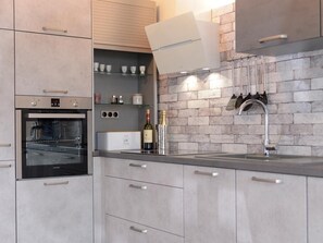 Køleskab, mikrobølgeovn, ovn, opvaskemaskine