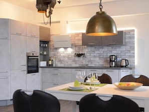 Køleskab, mikrobølgeovn, ovn, opvaskemaskine