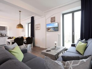 Unclassified image, 4 of 24, button