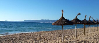 Villa Pedro close to the beach quiet central - Pedro