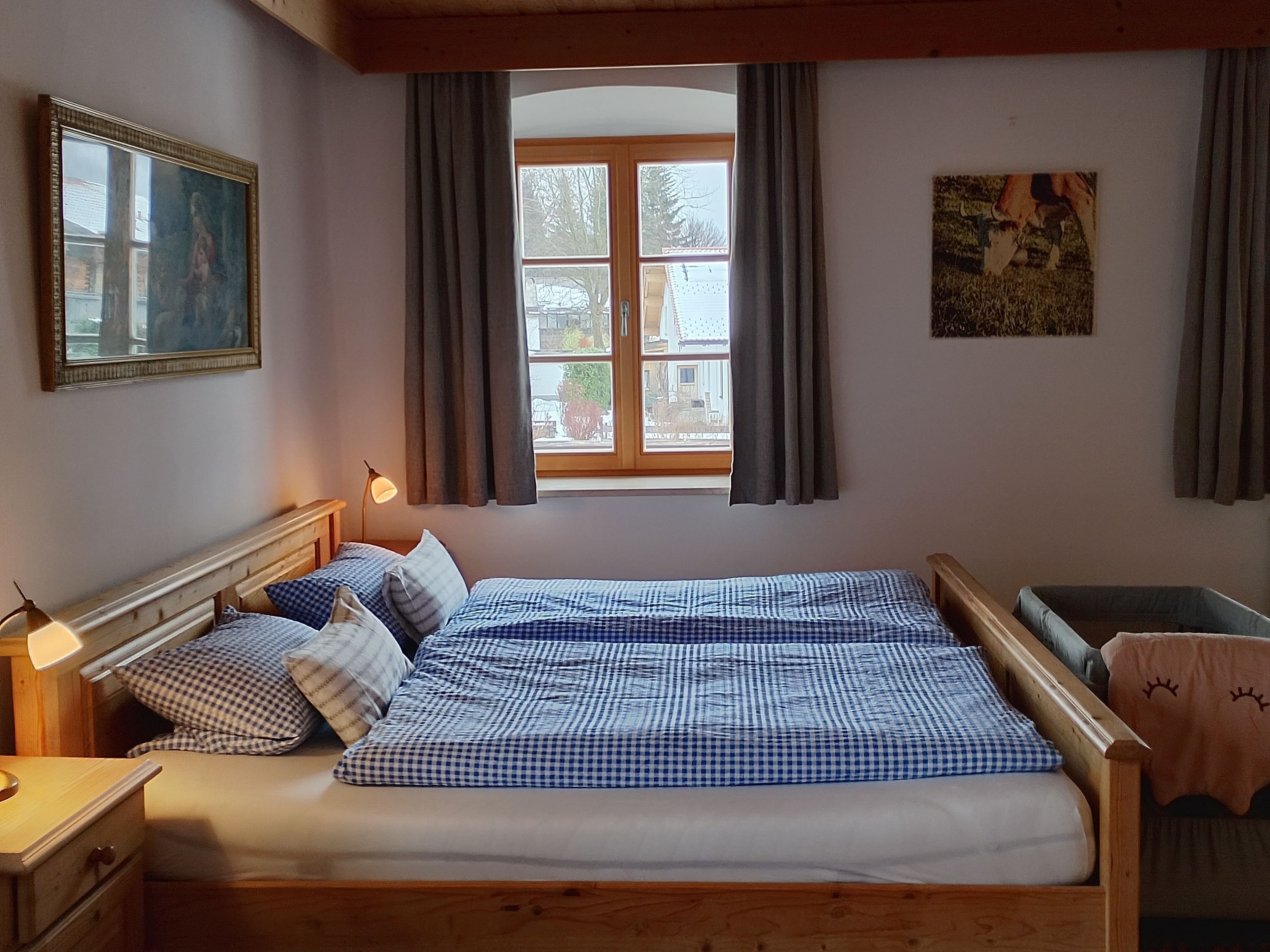 1 slaapkamer, een strijkplank/strijkijzer, beddengoed