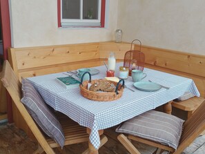 Outdoor dining - Ferienwohnung Nr 1,  2 Pers. 50 qm (Schleching)