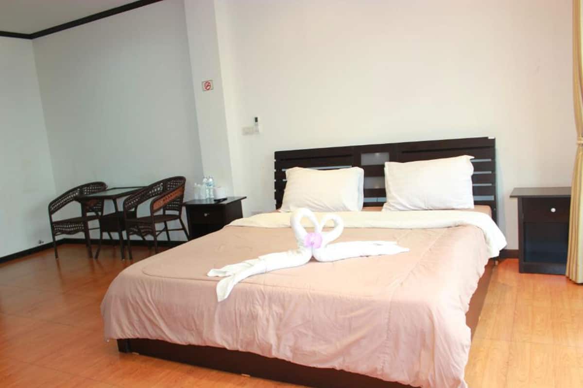 Standard Double Room | In-room safe, blackout drapes, rollaway beds, free WiFi