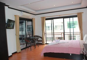 Standard Double Room | In-room safe, blackout drapes, rollaway beds, free WiFi - K&J Apartment (Pattaya)