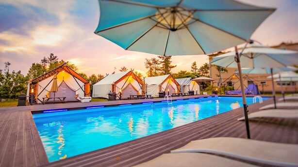 Outdoor pool - Ecohill Glamping Jeju - Campground (Jeju City)