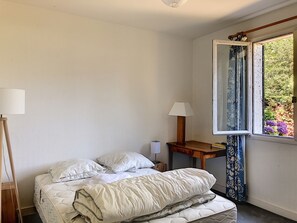 3 bedrooms, free WiFi - Single-Storey Holiday Home with Garden, 500m from Beach (Jullouville)