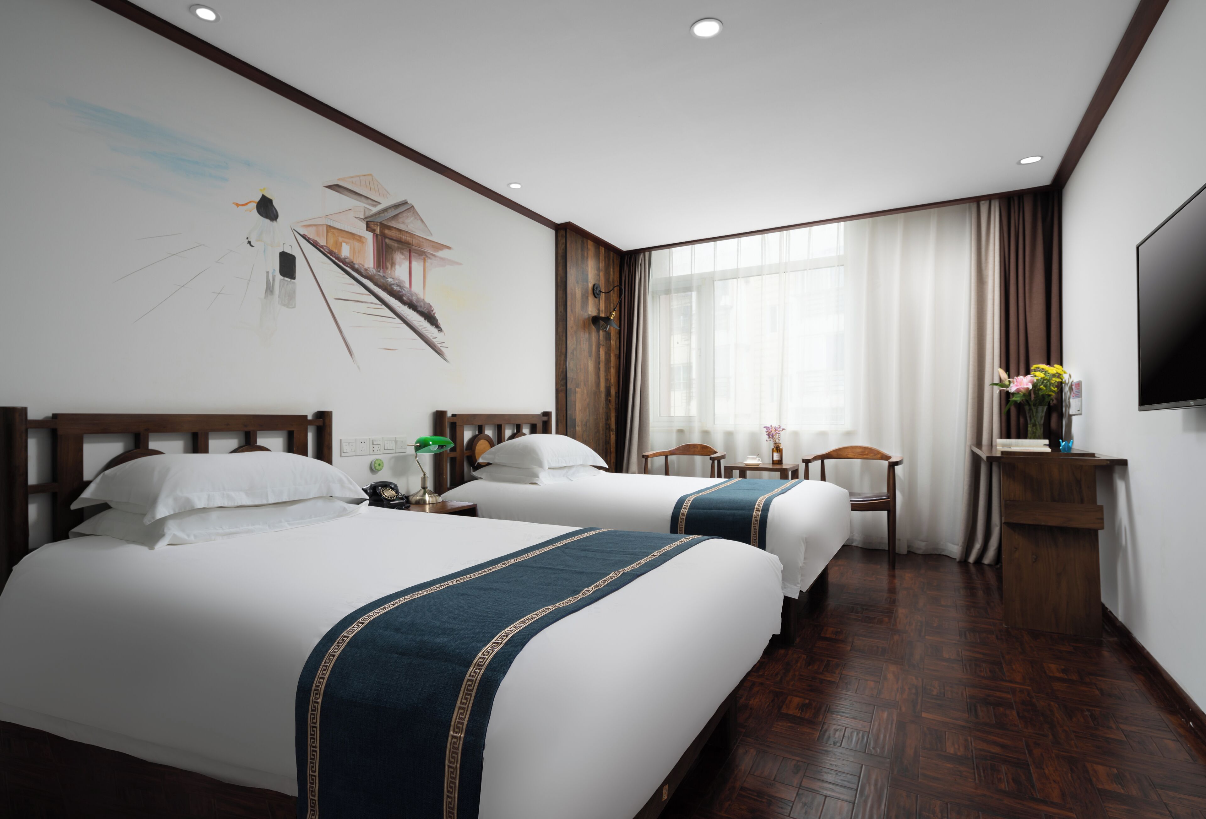 標準雙床房 | 高級寢具、獨特裝潢、書桌、筆電工作空間