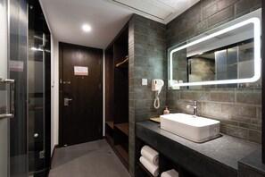 Televisión de 49 pulgadas con canales digitales, una impresora