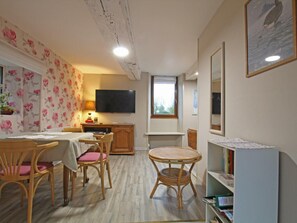 Dining - House with parking and pets - 2 guests (Céaux)