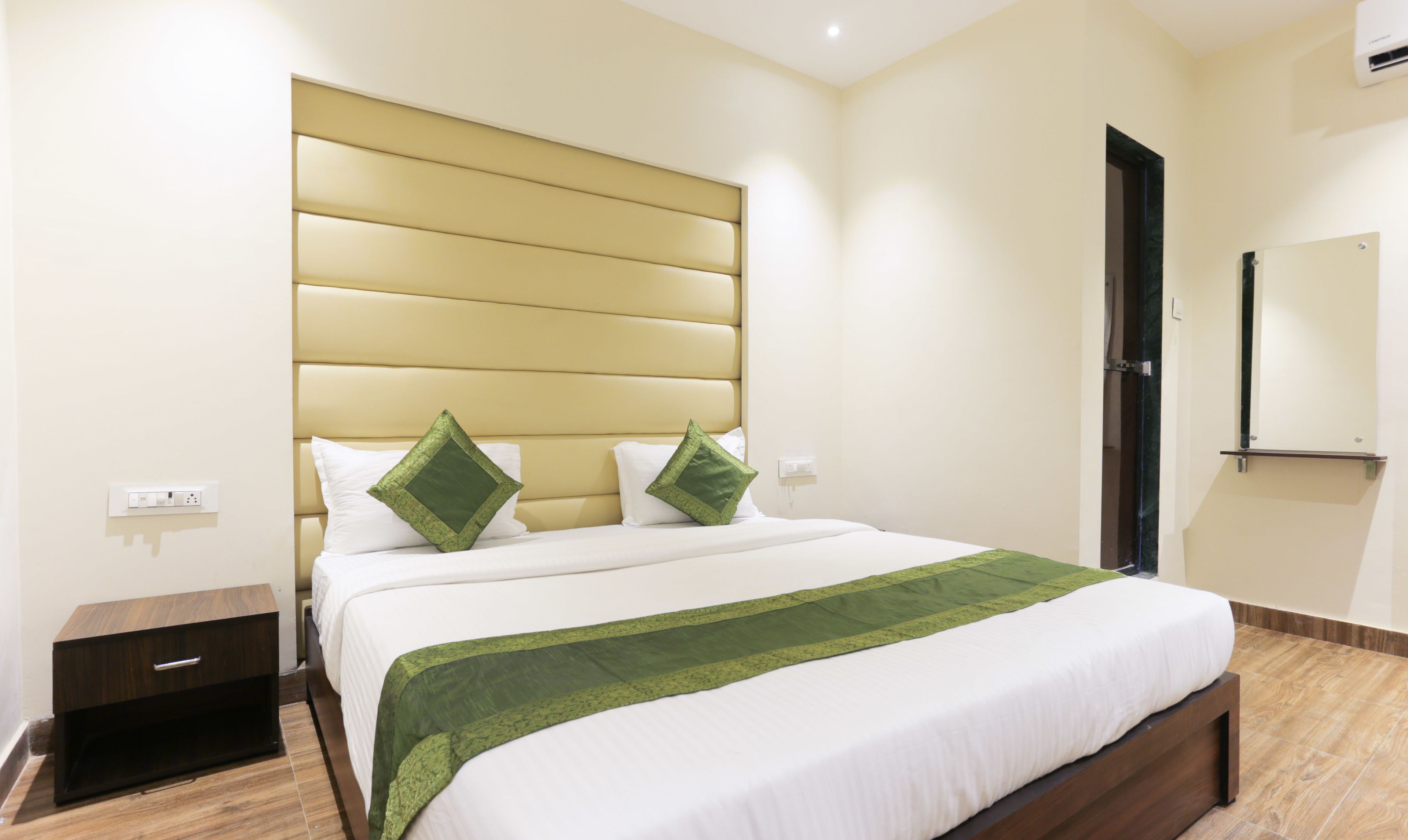 Phòng Premium | Bàn, bàn ủi/dụng cụ ủi quần áo, truy cập Internet không dây miễn phí 