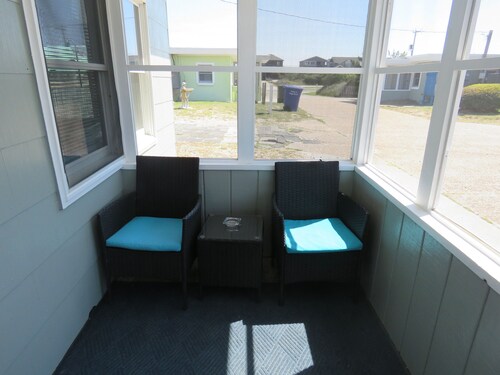8310 S Old Oregon Inlet Rd.- Oikea meren vastapäätä, yksityisellä rannalla