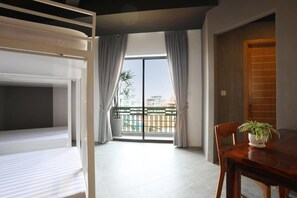 Living area - SKY HOTEL Central Phnom Penh - Rooms & Apartments (Phnom Penh)