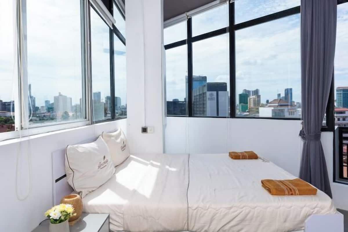 In-room safe, desk, laptop workspace, soundproofing