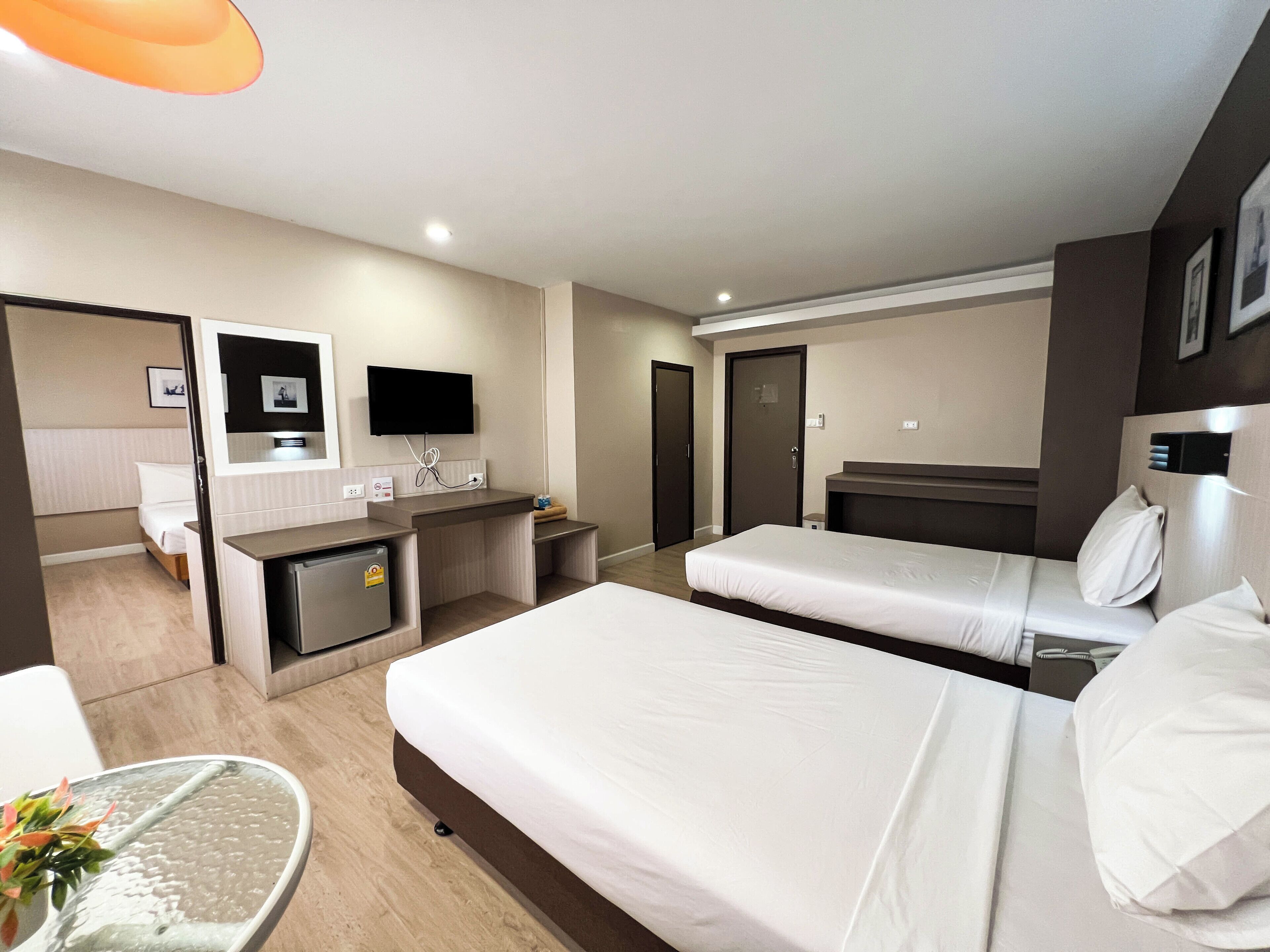 superior connect room | desk, free wifi, bed sheets