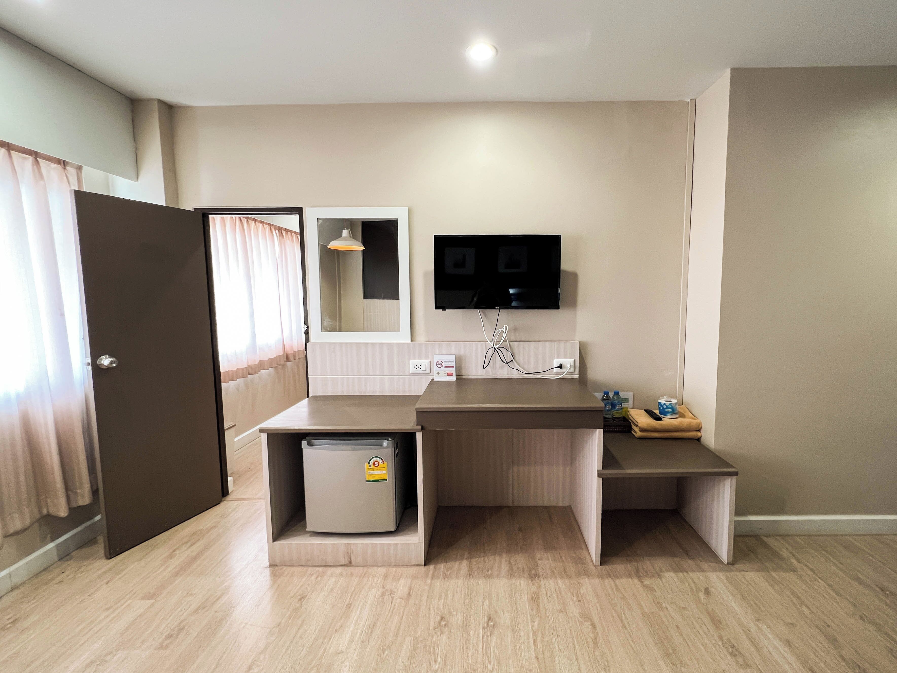 superior connect room | desk, free wifi, bed sheets