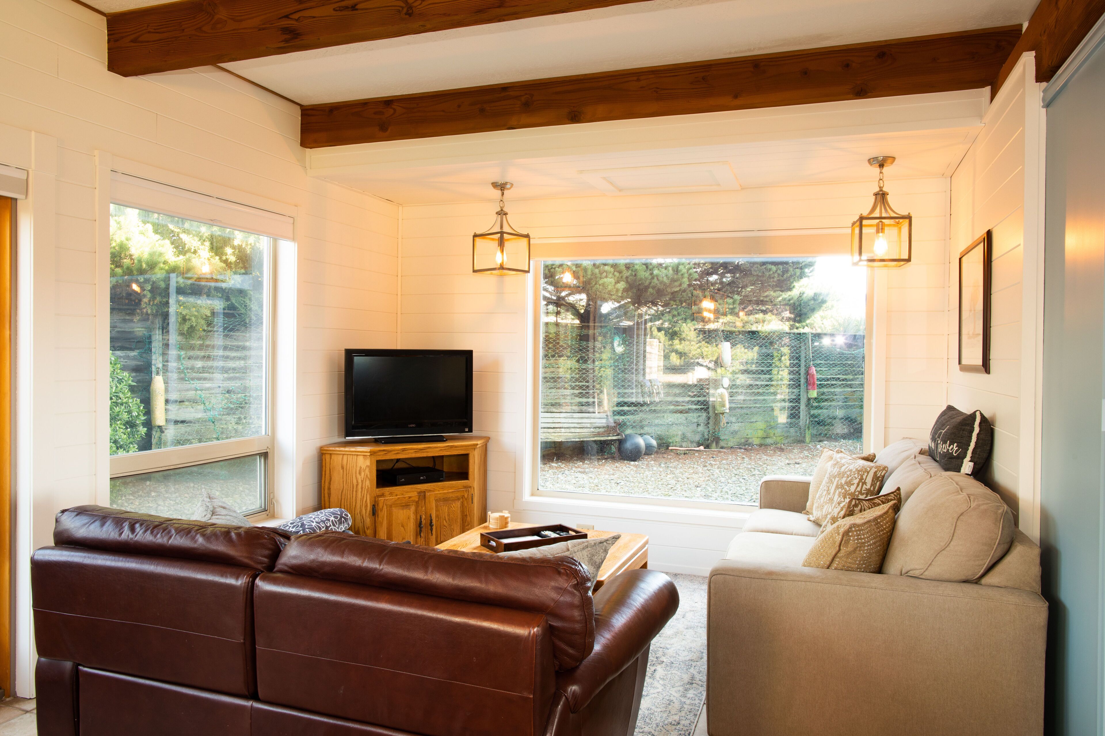 Smart-TV, peis og bøker