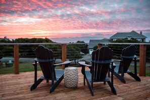 Terrace/patio - Open 3100sf White Water View,  Pets Welcomed,  No Stair Entry (Bandon)