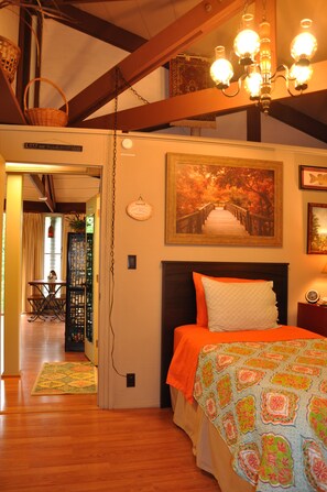 3 habitaciones, tabla de planchar con plancha, wifi y ropa de cama