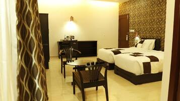 Een minibar, een bureau, extra bedden (toeslag), gratis wifi