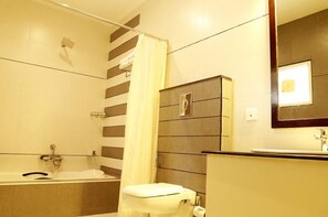 Shower, free toiletries, towels