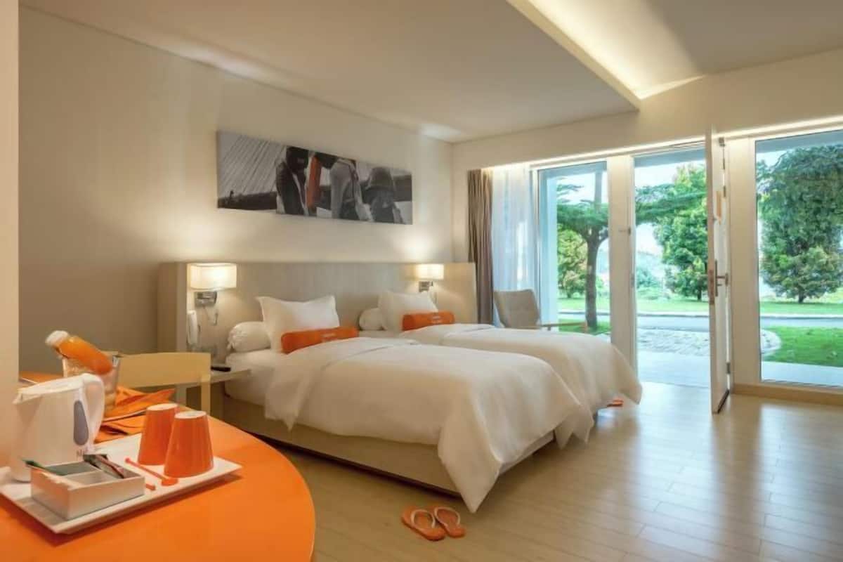 1 bedroom, minibar, desk, laptop workspace