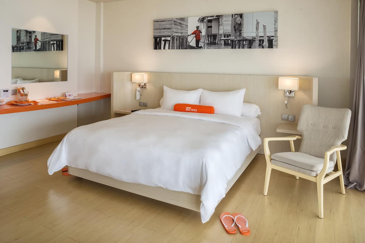 1 bedroom, minibar, desk, laptop workspace