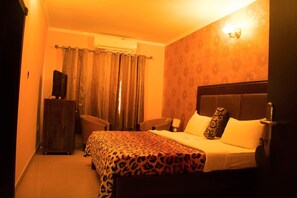 Suite | Desk, WiFi - The Stonehouse Hotel (Lekki)