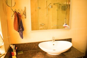 Free toiletries, towels - The Stonehouse Hotel (Lekki)