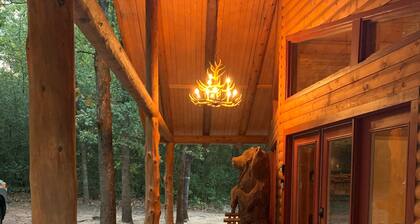 Luxury Log Cabin in the Premier Resort-Holly Lake Ranch