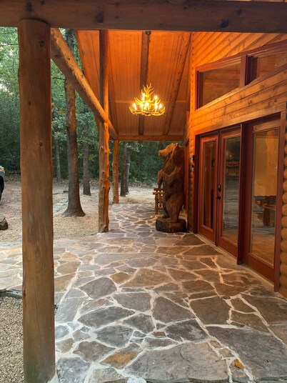 Luxury Log Cabin in the Premier Resort-Holly Lake Ranch