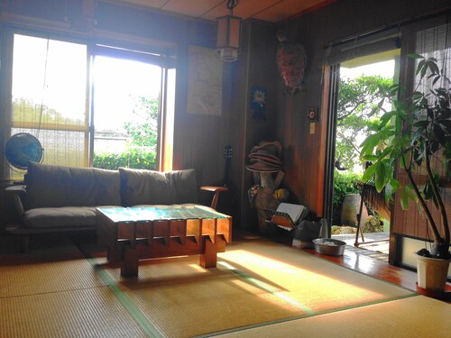 Hotel Hibiscus - Hostel