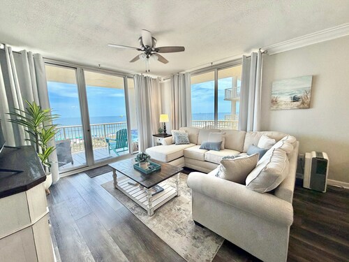 Corner Beach Club Catalina 610 - Direct Gulf View - Right on the Beach! WIFI