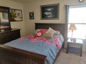 2 Schlafzimmer, Schreibtisch, Bügeleisen/Bügelbrett, Reisekinderbett