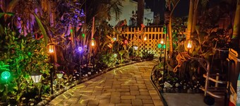 Tropical Escape w/2 Main Suites Steps to Beach