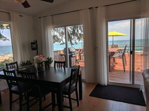 Dining - Majestic Lake Erie Views - Serene Waterfront Cottage Getaway (Leamington)