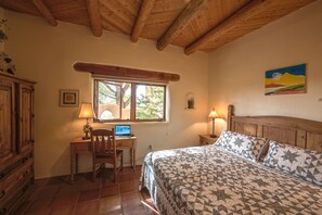 3 bedrooms, desk, iron/ironing board, travel cot