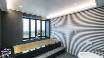 Casa família | Banheira de imersão