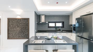 Casa família | Cozinha privada | Geladeira grande, micro-ondas, chaleira elétrica