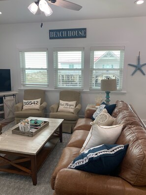 TV, DVD-spiller og bøker