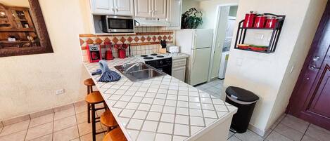 Fridge, microwave, oven, stovetop