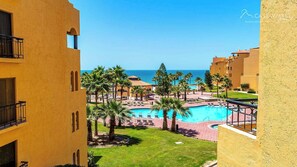 A heated pool - Princesa C-308 | Ocean Views, Resort Pools & Steps from Sandy Beach (Puerto Penasco)