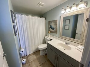 Combined shower/bathtub, hair dryer, towels - Gulf-Front Corner 3BR w/ Wrap Balcony + Sunset Views | Beach service included (Panama City Beach)